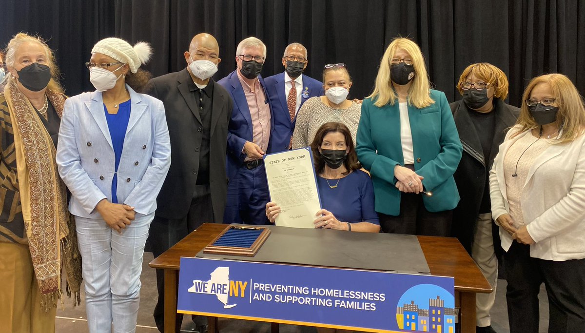 LindaBRosenthal's tweet photo. BREAKING: @GovKathyHochul has signed my bill (A8009) w/ @BrianKavanaghNY increasing the state #FHEPS voucher amount!

As we work to end the homelessness crisis, this law will help ensure that thousands of NYers &amp; their families are able to move into homes or remain stably housed. https://t.co/IhsM41KG3f