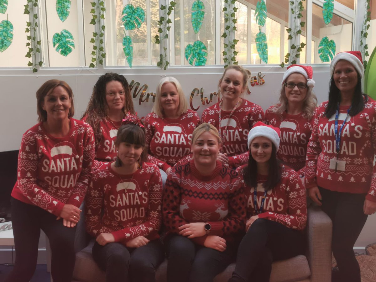 RhiHale's tweet photo. Well it’s been a super busy week for the Santa Squad @TynewyddPrimary Super proud to be part of an amazing team of TA’s! 
5 more early mornings team 🎅🏼 🎄#HolidaysAreComing #notallheroswearcapes https://t.co/fJ730GKfnm