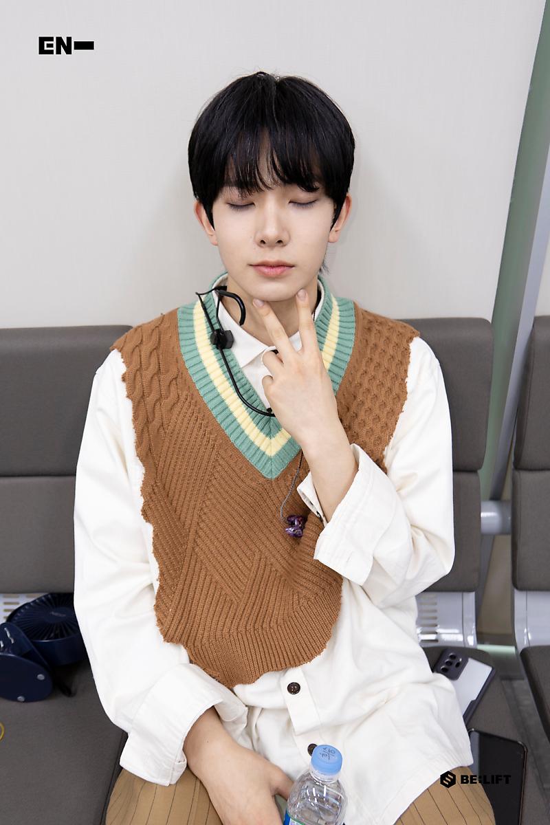 iland_Shouyu's tweet photo. Thank you for always working very hard. Enjoy the collaboration stage. 
Good luck, Heeseung💜 You're the handsome and talented 4th gen ACE we love so much :)🌟🌟🌟

HEESEUNG FIGHTING

#HEESEUNG #희승 #ENHYPEN_HEESEUNG #엔하이픈 #ENHYPEN #엔하이픈_희승
@ENHYPEN_members https://t.co/HVfGySjJwJ