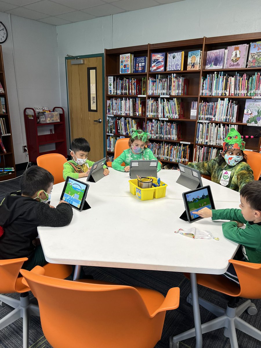 wwplib's tweet image. Love these Grinches and Cindy Lou Who girls learning to code in the Library! #HourofCode2021 @WWP_Dalers @Ms_Frisenda @CodeMonkeySTU