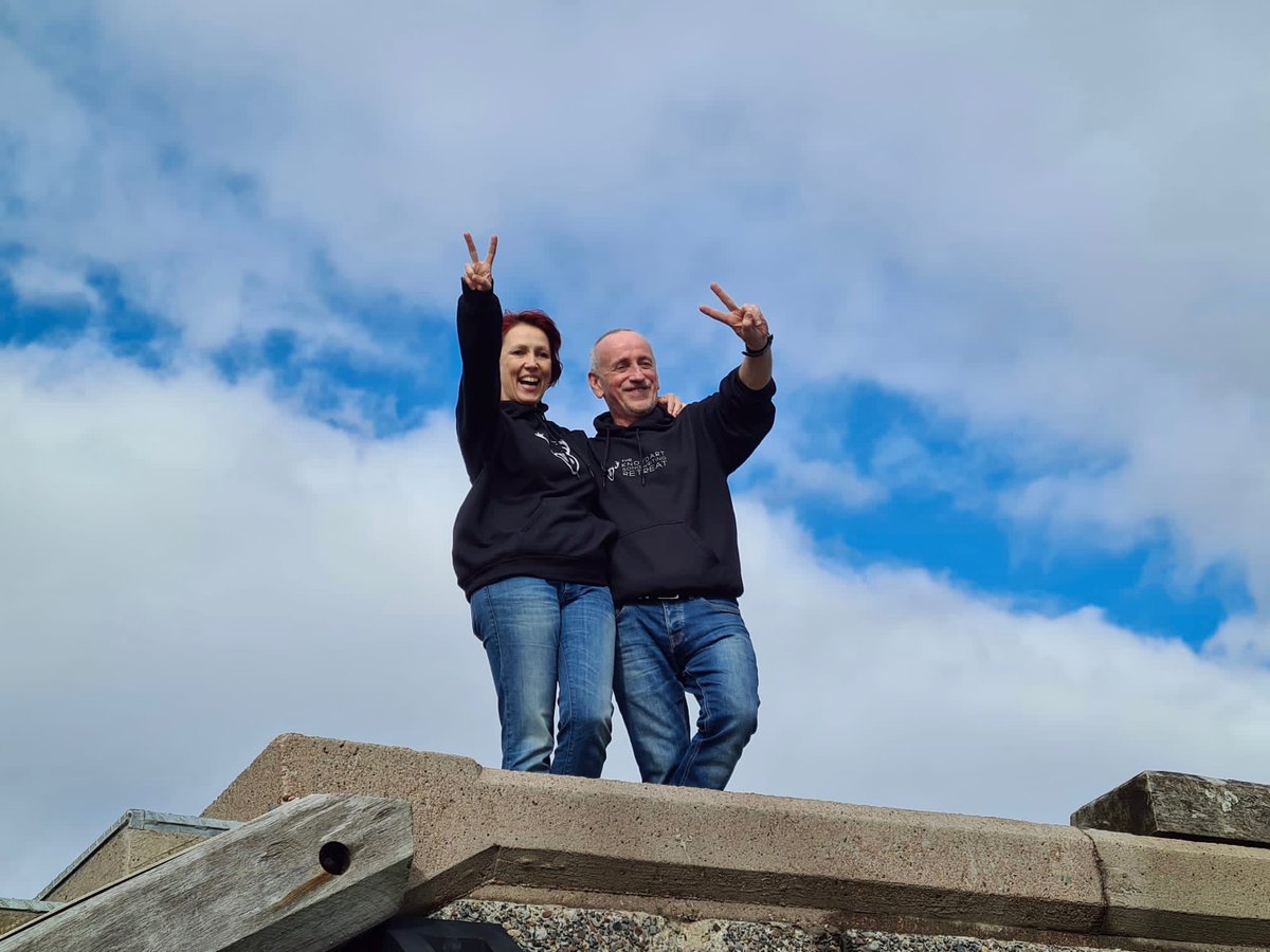 So long guys... see you on the other side!  It's been an absolute joy and pleasure to have met you all and be entertained by your songwriting and laughter over the last week.✌️