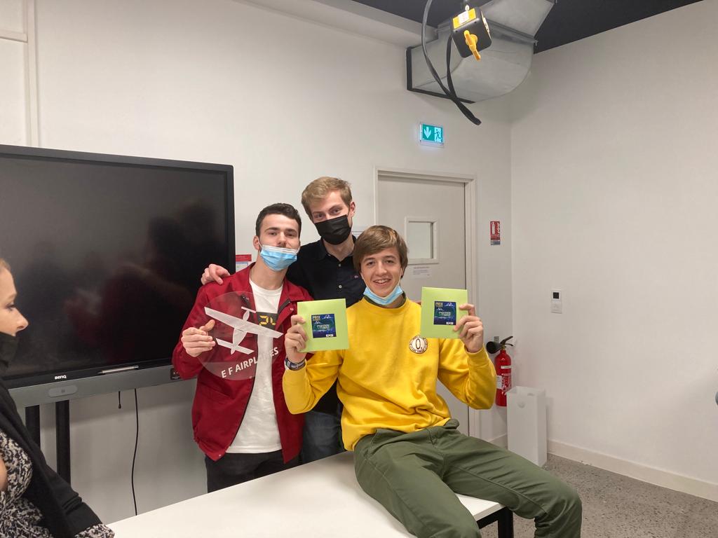 [En direct de... Bidart] 

Nos deux équipes gagnantes ont été désignées lors des <a href="/24h_Innovation/">24h_of_Innovation</a> à l'<a href="/EstiaOfficiel/">ESTIA</a> est sont qualifiées en finale régionale à Bordeaux du <a href="/Hackathon_MAELE/">Hackathon MAELE</a> ! 

FELICITATIONS AUX EQUIPES ! 🏆🥇