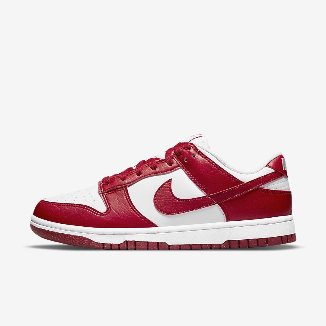 nike sb dunks red check