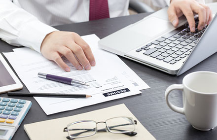 #Coverletters can help you stand out among the competition but only if you utilize them correctly. #jobtips  cpix.me/a/135012148