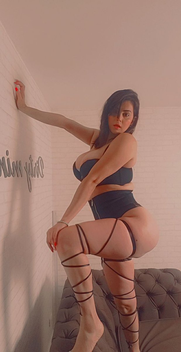 Sarah1Snook's tweet photo. Cum &amp; play with me 💘🌙 https://t.co/OfsxtWVe7O