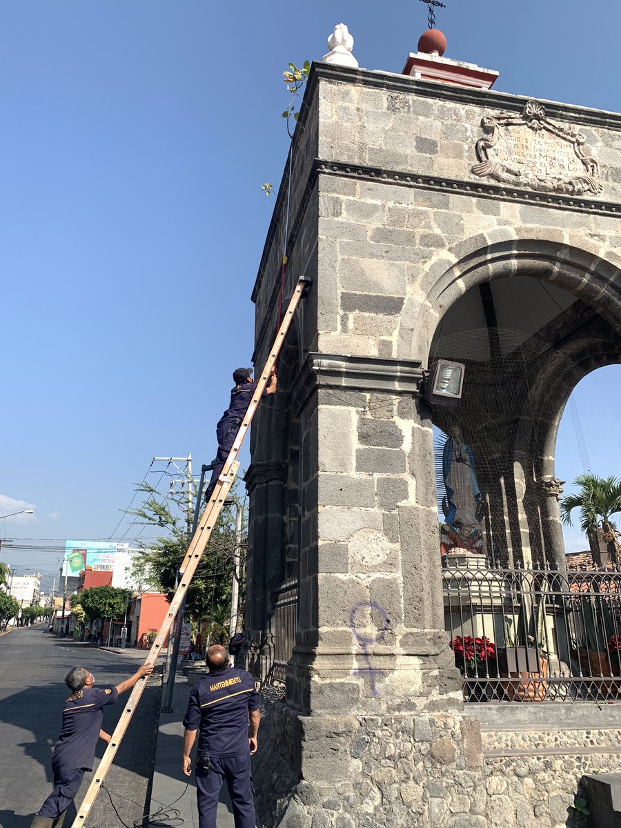 diegobernot's tweet photo. Siempre comprometidos con nuestro entorno; cuidando del Chapitel del Calvario. patrimonio cultural de nuestra ciudad. https://t.co/GBHOTT3ezC