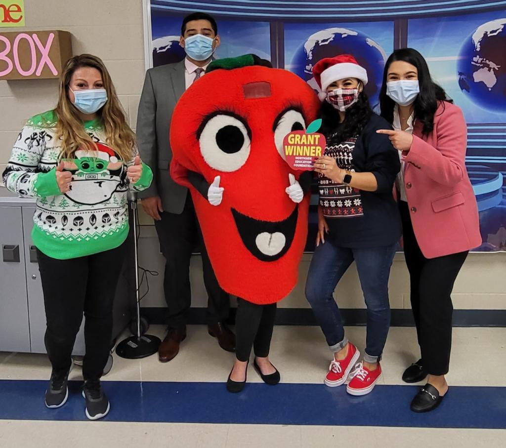 rosslynn_segura's tweet photo. Wooohooo! 🤩 Thank you to #nefgrants @nisdnef for my very 1st #nefgrant. I am thrilled to be able to provide some new coding experiences to my @NISDKnowlton knights. #myfirstapple 🍎🥇@NISDSTEMLabs #stem #coding #STEMeducation https://t.co/WhFWy54olD
