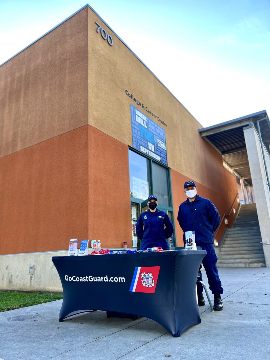 cabrillohs_CCC's tweet photo. The US Coast Guard is here today @uscg! Stop by! Learn. Plan. Be successful! 🇺🇸💚🐆

#proudtobelbusd #successinthewest https://t.co/k1ScnHUwoC
