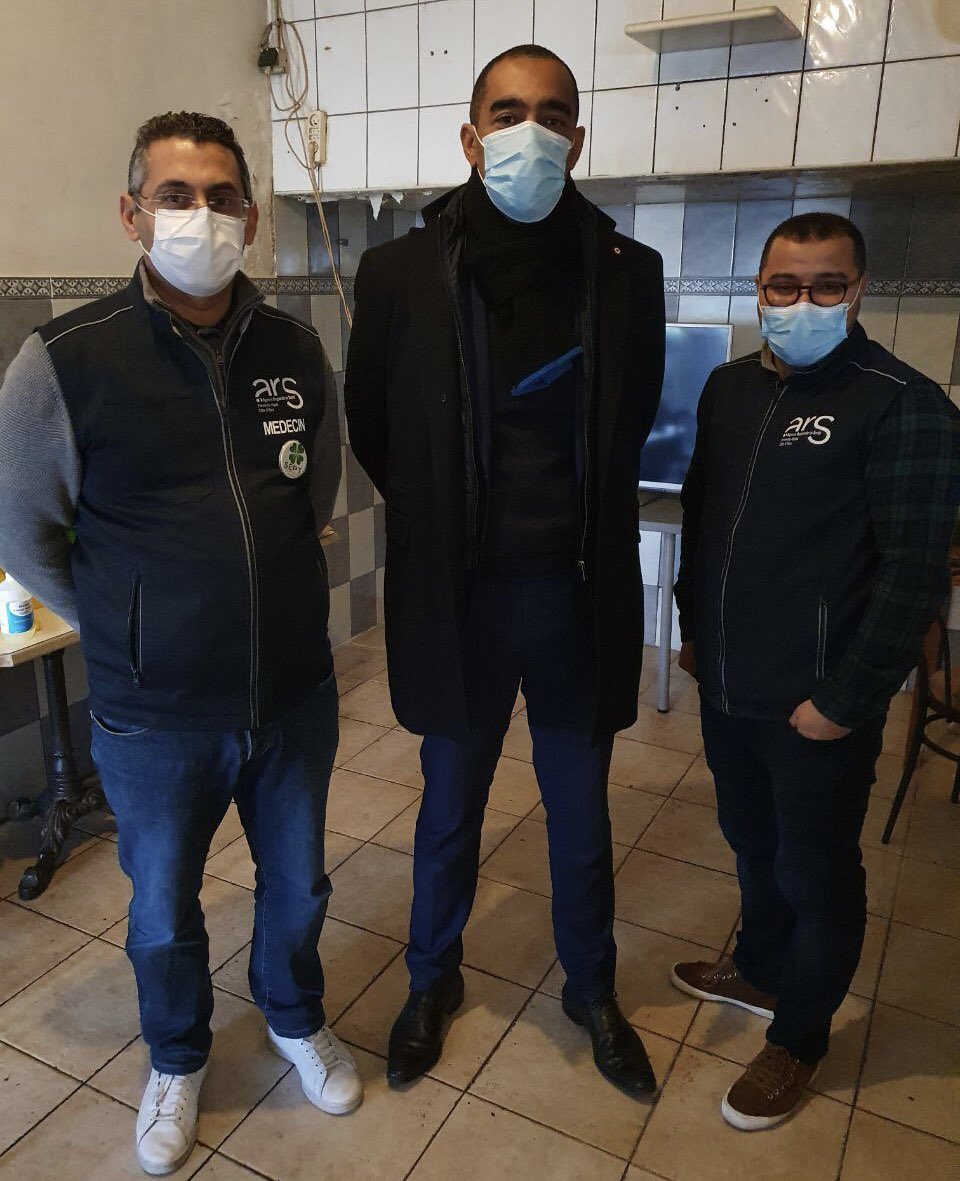 saidahamada's tweet photo. Très heureux d’avoir accompagner le déploiement d'1 atelier de sensibilisation & de vaccination contre la #COVID, à la Cité #FontVert.
Medecins & infirmiers se sont mobilisés pour les habitants.
Merci aux associations @Septasso13 et #AllianceSavinoise pour cette belle initiative! https://t.co/XhJHmcsXr5