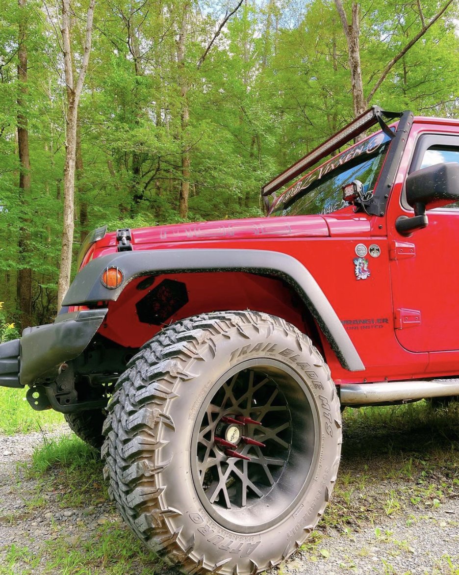 atturotires's tweet photo. Weekend ready with the Trail Blade MTS👊 TIRE SIZE 👉 Trail Blade MTS 35x13.5R20 📸: @sammievixxen_2.0 #GoYourOwnWay #atturotire #atturotires #trailblademts #wrangler #fridayfeeling https://t.co/JBBxFemjLw