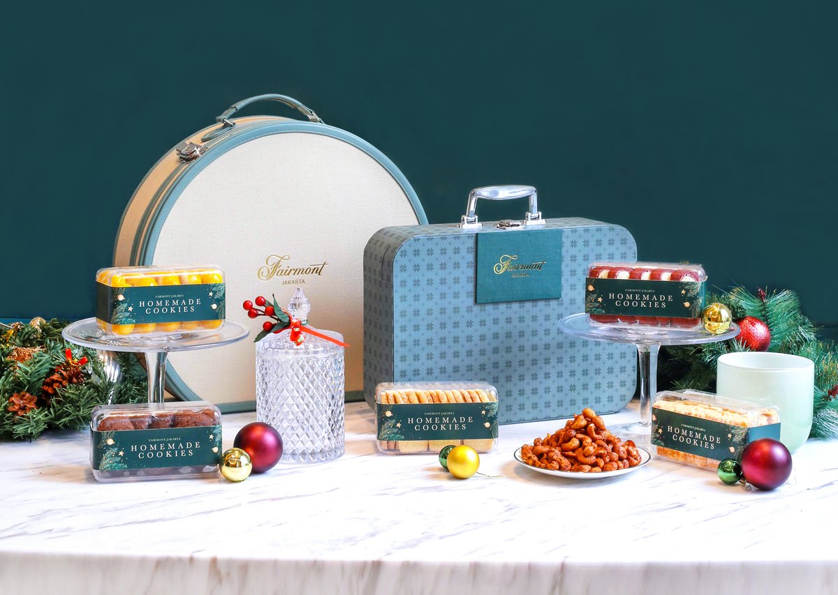 That special time of the year is closer. Spread the joy this Christmas with <a href="/FairmontJakarta/">Fairmont Jakarta</a> exclusive collection of Hampers. Designed with celebration in mind, the hamper is filled with delightful holiday treats perfect for gifts.