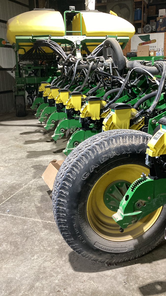TandTAg's tweet photo. 🍻 to Friday’s! Another #PrecisionPlanter ready to kick the dust up! https://t.co/vYHXePnAO7