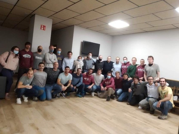 getxotri's tweet photo. Atzo ospatu genuen Getxotri 10. Urteurrena eta 2022 Denboraldiaren Aurkezpena. Milaesker denori! #getxokirolak https://t.co/ESKcv80Tak