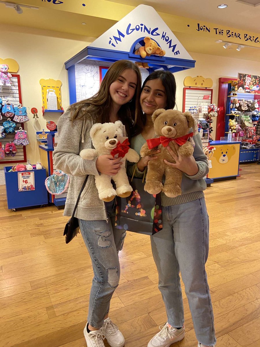 ShawnDuFresne's tweet photo. .@AHSProjectLead donated two dozen Build-a-Bears to @CHMFoundation Snowpile Program! #care #serve #redhawkpride @troy_athens https://t.co/qIbyXSjoyk