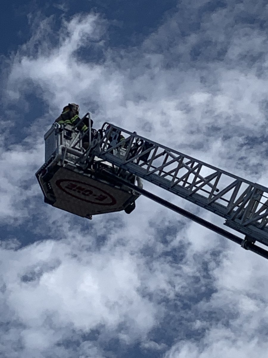 eoctech's tweet photo. A big thank you to MWC Station #6 & Del City Station #1 for helping EMS students hone their skills! Students participated in skill races & worked through scenarios, putting training into live-action.
#EOCTech #EOCTechIguanas #CareerTechEd #getskillsgetpaid #IguanasInAction https://t.co/Hkal6XA73C
