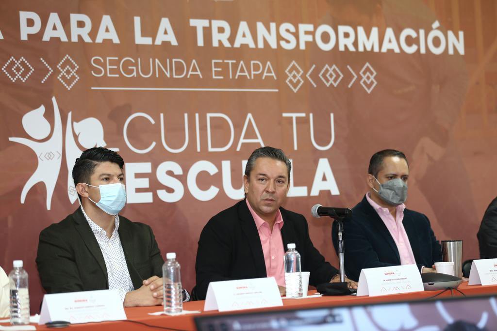 SECSonora's tweet photo. Como parte de los esfuerzos realizados por el @gobiernosonora y la SEC, con el programa Escuela para la Transformación, se llevó a cabo la presentación de la segunda etapa llamada "Cuida tu Escuela", con el fin de salvaguardar las instituciones educativas. https://t.co/iHCm518ORR