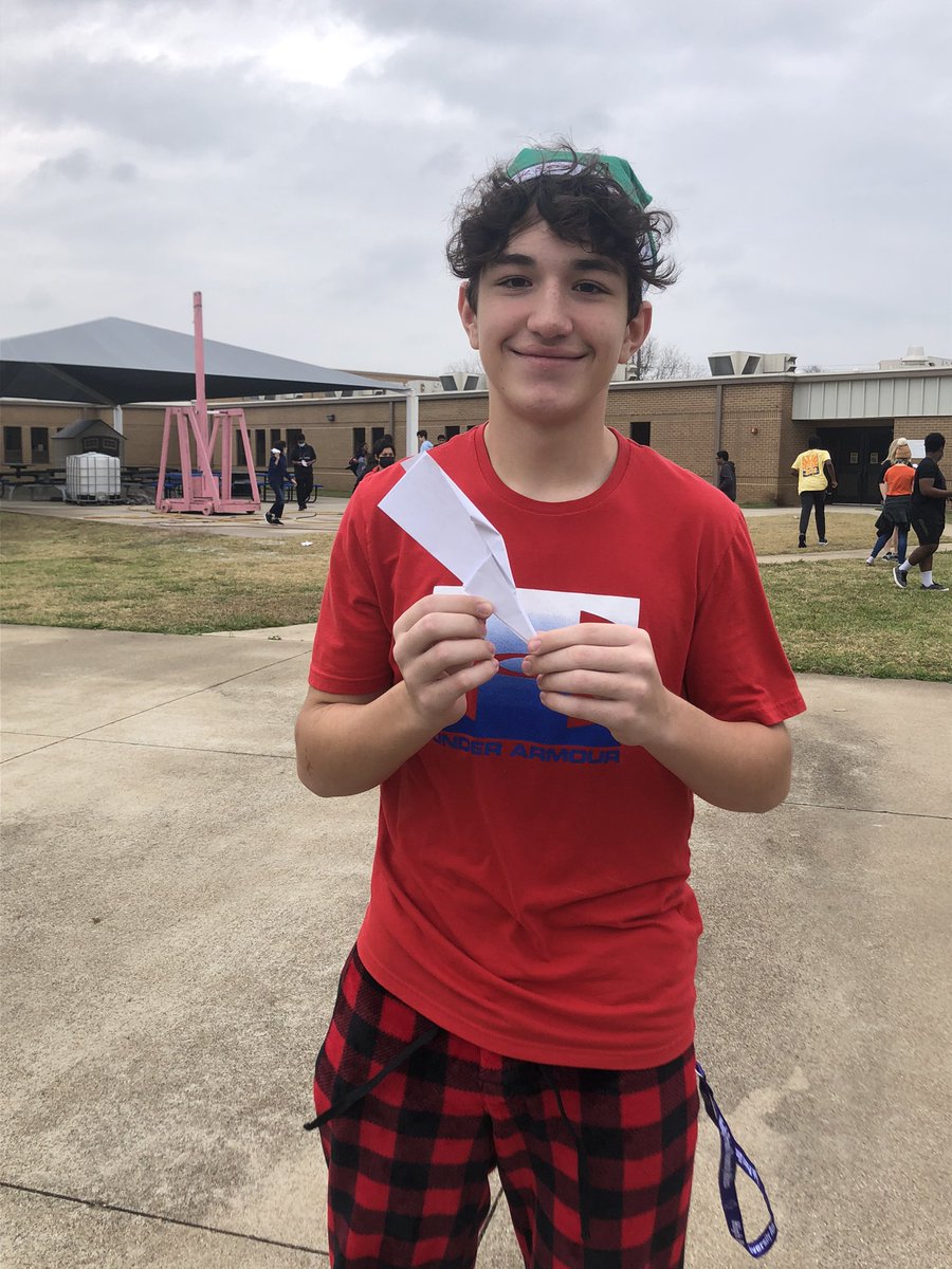 NewTech_NTC's tweet image. We had so much fun in Networking today! As a way to remember the Wright Brothers mentor-mentee pairs made paper airplanes. We even had a competition to see which airplane could fly the furthest!
#Networking #NewTech