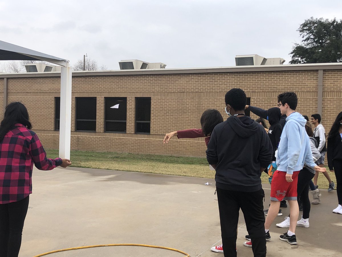 NewTech_NTC's tweet image. We had so much fun in Networking today! As a way to remember the Wright Brothers mentor-mentee pairs made paper airplanes. We even had a competition to see which airplane could fly the furthest!
#Networking #NewTech