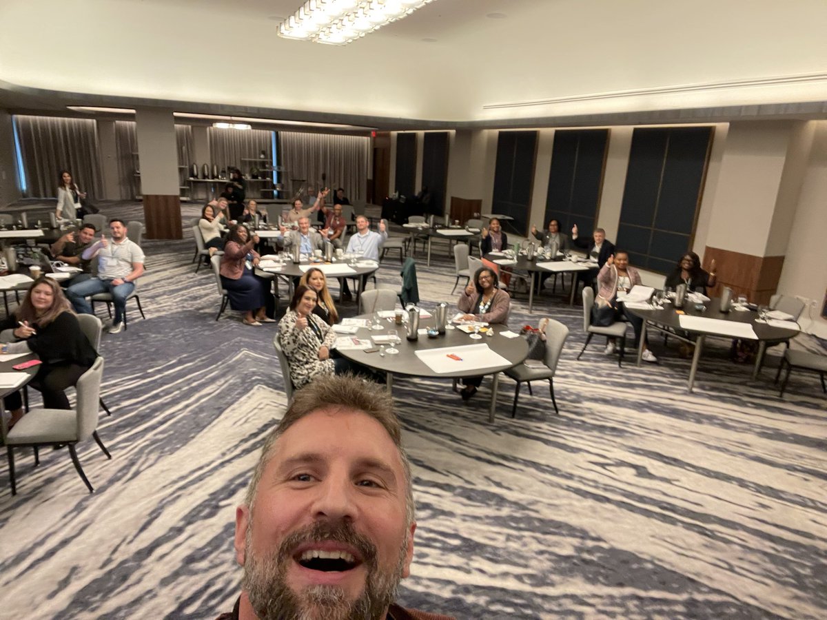 AlexDraperDX's tweet photo. My purpose is bringing more CARE to the workplace, and today #UKG let me do just that at their #hrstudio in Houston. Thanks #UKGHR for having me. Great day of learning to be more human https://t.co/jBiL7BGGKt