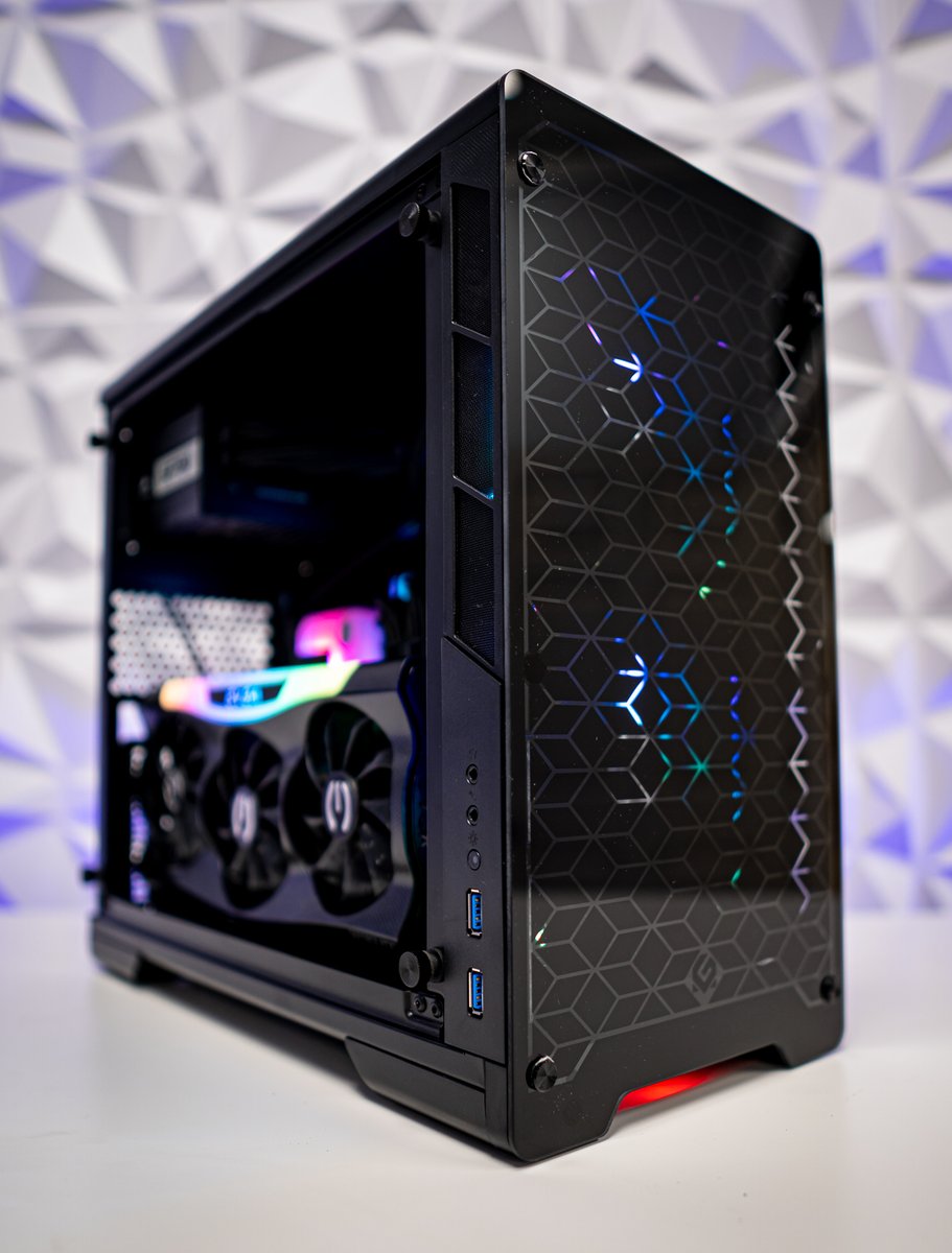 StinceBuilt's tweet image. When @LadiGeek asked if we could build something mobile for streaming when she's traveling, you knew we had to build her a monster! 🔥

Who's Next?! ✅
stincebuilt.com/lets-build

#StinceBuilt #CustomPCs