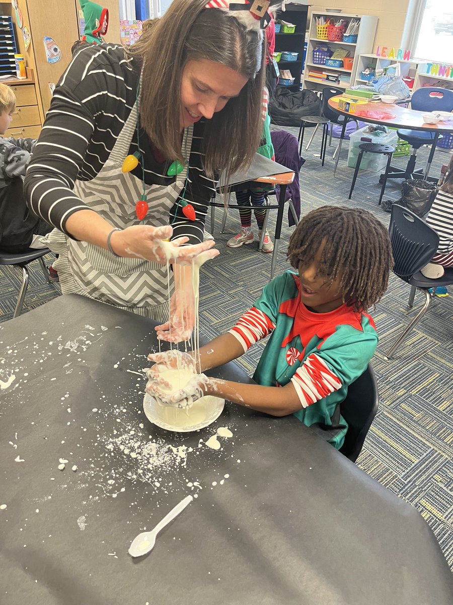 livelaughteach8's tweet photo. We had a great time with experiments this week.  We have been learning about liquids and solids, so we made Oobleck and Purple Fizzy Cows.  Thank you administration team for the extra hands!  It was so fun 😊. @tegacaytitans @brigitteawagner @LisaLHLucas https://t.co/pDyHrNJeTy