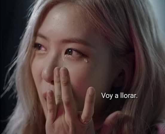 theheadblink's tweet photo. Lo que debería hacer escuchando el sleep story de rosé // lo que en verdad hago al escucharlo

#로제 #ROSÉ @BLACKPINK #BLACKPINK #블랙핑크 https://t.co/Hwam0mTpXH