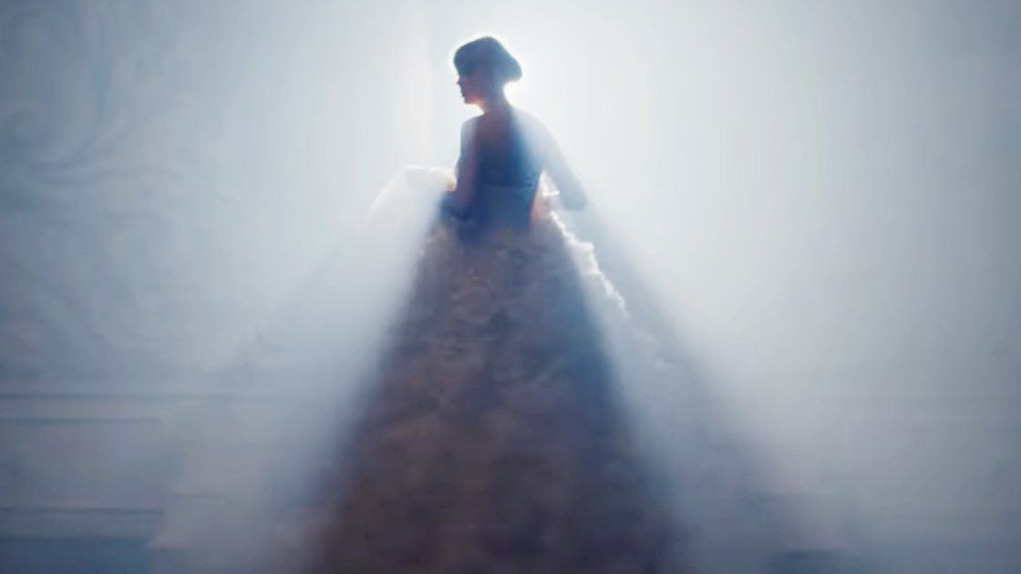 TheSelectionNET's tweet photo. a dream: see Taylor Swift write a song and shoot a music video exclusively for The Selection Movie soundtrack and this song to be Maxon &amp; America theme song. https://t.co/vi1bMPsYLu