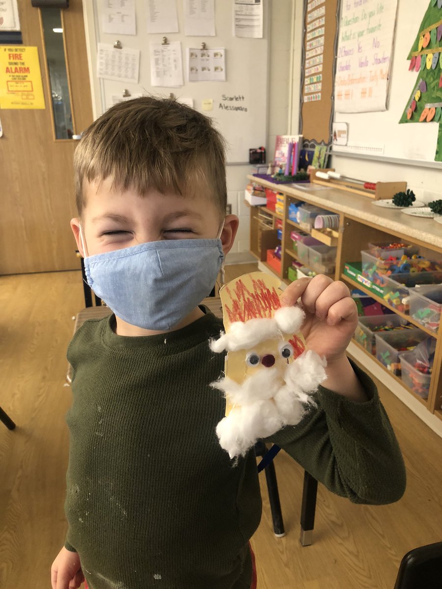 Happy Joy Day! Our students had so much fun creating their Santa craft today! 🎅 #hcdsbk <a href="/HolyRosaryM/">Holy Rosary, Milton</a>