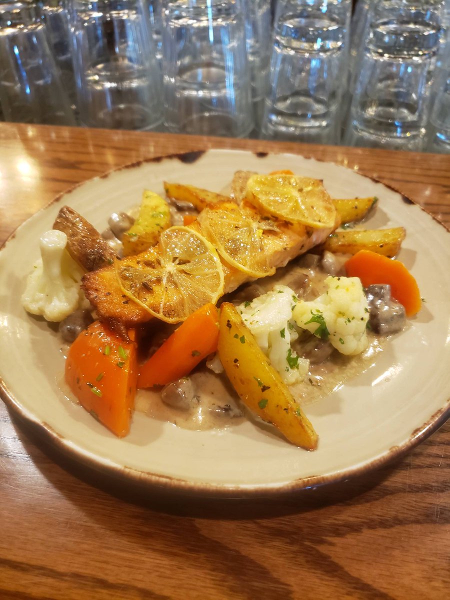 Kingsmen Ale House tweet media