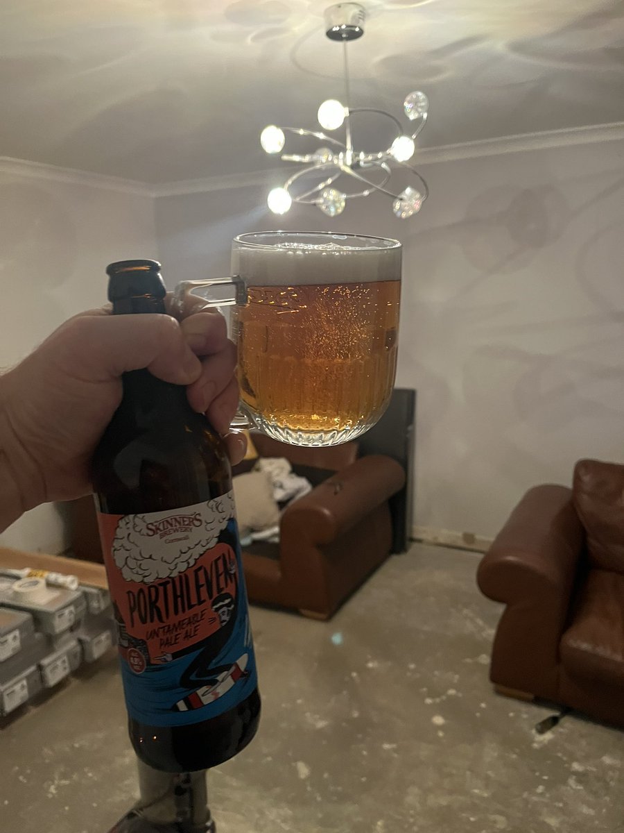 Proper ‘ansum! Really shitty week curtesy of #CV19 .Broken boiler replacement cancelled, lounge wood flooring cancelled, sleeping on a concrete floor but emergency Provision included a beer from <a href="/Skinnersbrewery/">Skinners Brewery</a> . Can’t be all bad ! #ansum #kernow #CV19