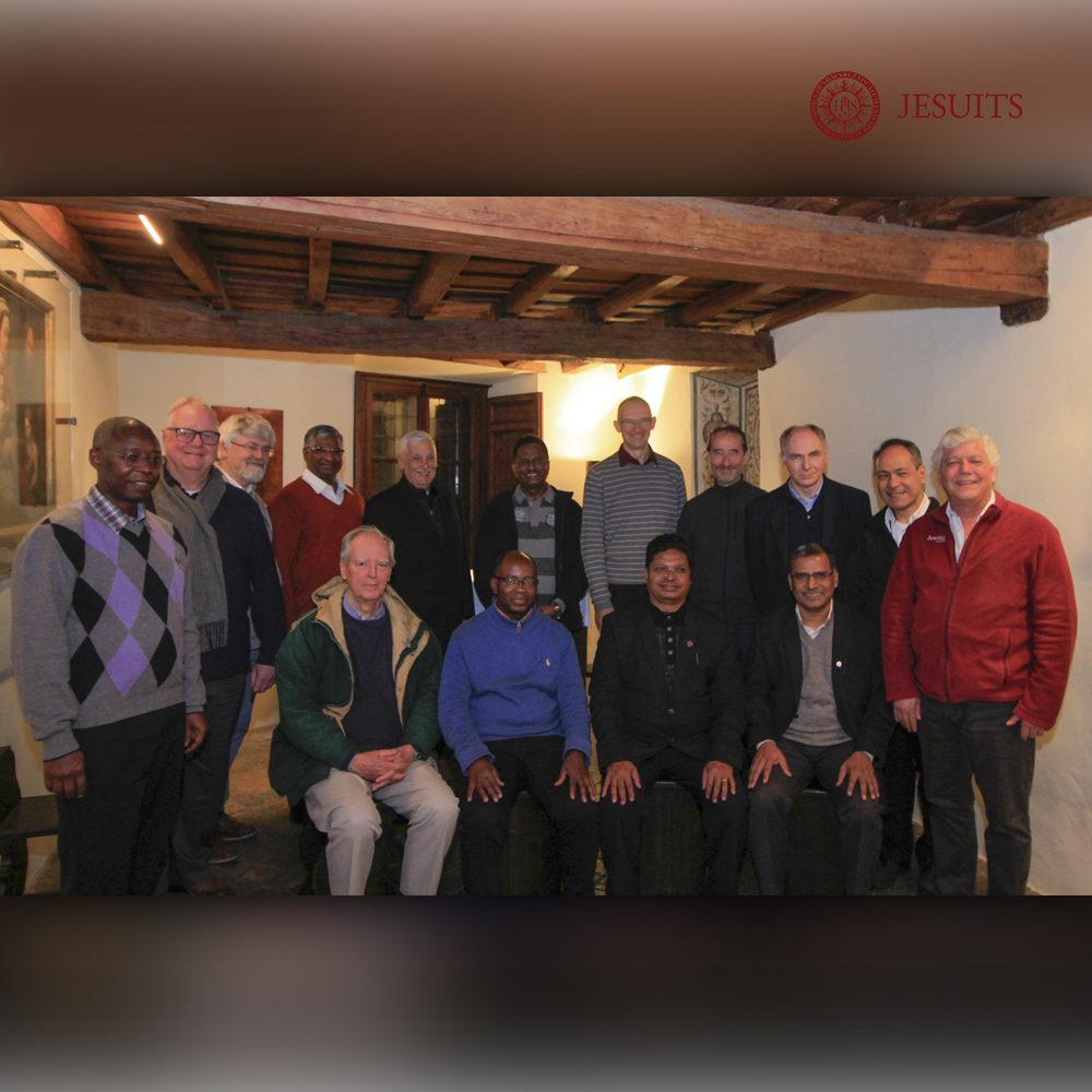 JesuitsGlobal's tweet photo. Fr General celebrates the concluding mass at the Gesu, the Room of St Ignatius at the closure of the Provincials' colloquium.
.
.
#societyofjesus #AMDG #Jesuits #MassAtGesu #ProvincialsMass #JesuitGeneral #Gesu #IgnatiusRoom https://t.co/ArrhTKMoVY