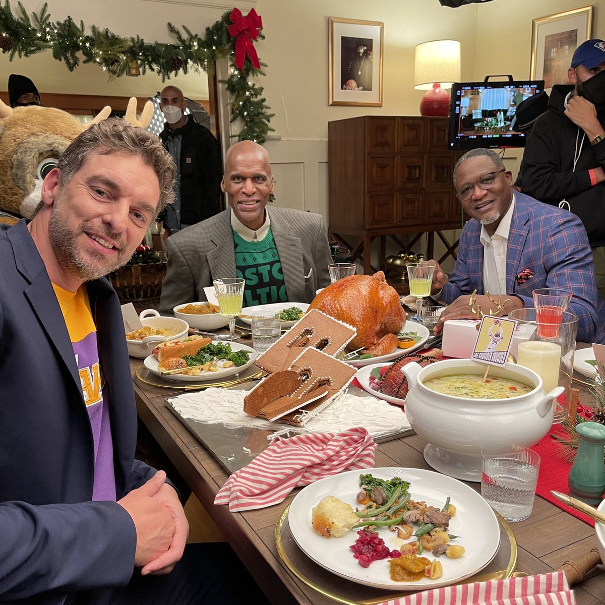paugasol's tweet photo. Celebrate Christmas Day on @NBA Lane 🎄 #NBA75 https://t.co/cndJaEKiMV