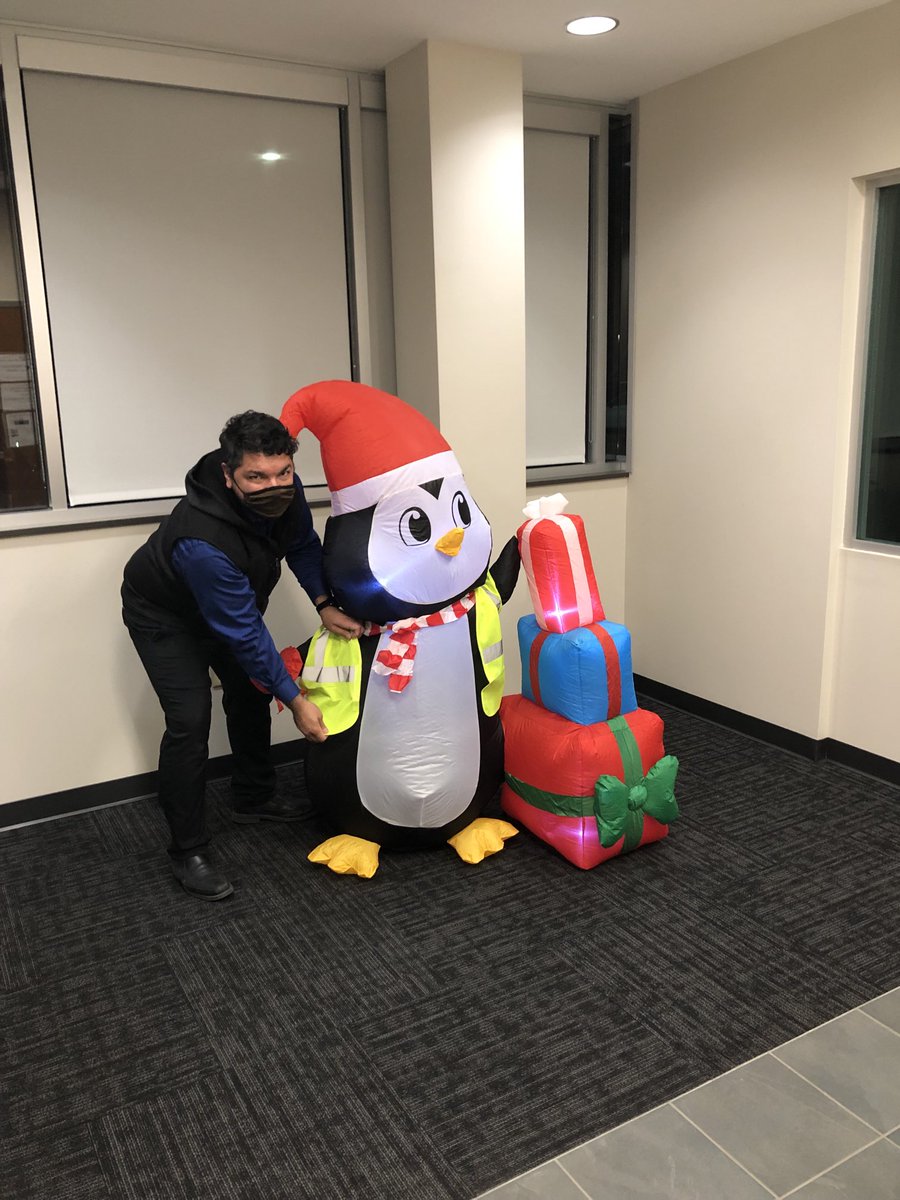 Tim and Pamquin are ready for peak 2021!! ⁦<a href="/CarolBTome/">Carol Tomé</a>⁩ ⁦<a href="/ron_mayorga1/">Ron Mayorga</a>⁩ ⁦<a href="/amy_madeira/">Amy Madeira</a>⁩ ⁦<a href="/Erickalyons/">Ericka Lyons Golia</a>⁩ ⁦<a href="/jenkowalik_/">Jennifer Kowalik</a>⁩ ⁦<a href="/ShaunTidwell4/">Shaun Tidwell</a>⁩