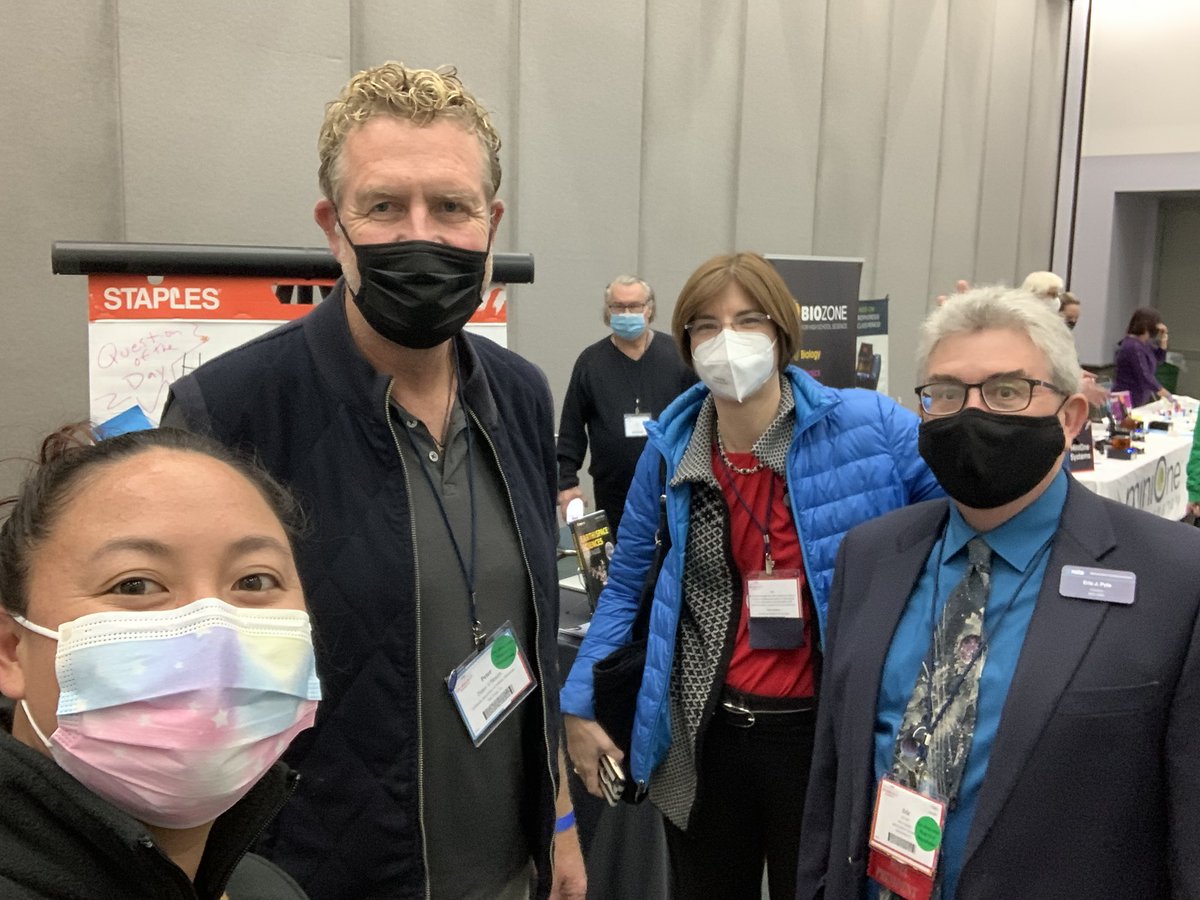 Hanging out at #nstala with <a href="/cascience/">CASE - California Association of Science Educators</a> ! Got a picture with the presidents 🤩