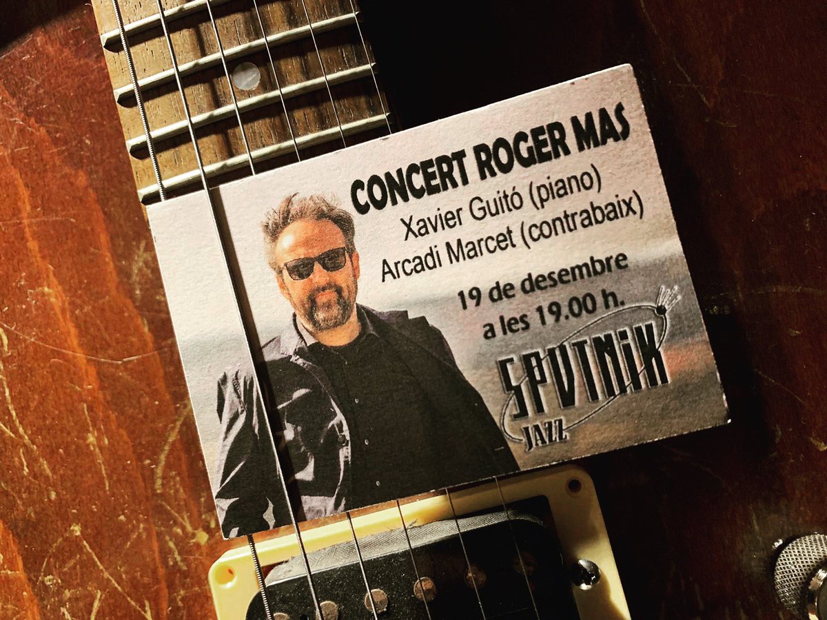 PUBSPUTNIK's tweet photo. Roger Mas en concert, presentant el seu últim disc “Totes les flors” el dia 19-12-21 a les 19:00h (hora Solsonina, no de Canàries) acompanyat de Xavier Guitó al Piano i Arcadi Marcet al Contrabaix, entrades limitades ja a la venda!!! #sputnikpub @rogermassole #rogermas #Solsona https://t.co/G0vKVmgPN0