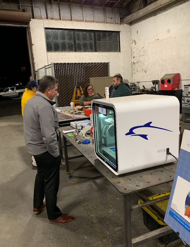 bluedolphineng's tweet photo. Blue Dolphin Design and Engineering offers state-of-the-art 3-D printing and vendor partnering. 
These pictures were taken at our 3D Printing booth at various Fresno ArtHop, showing visitors all the possibilities of 3D Printing. #3dprinting #bluedolphin #engineering https://t.co/TtQzER5t90