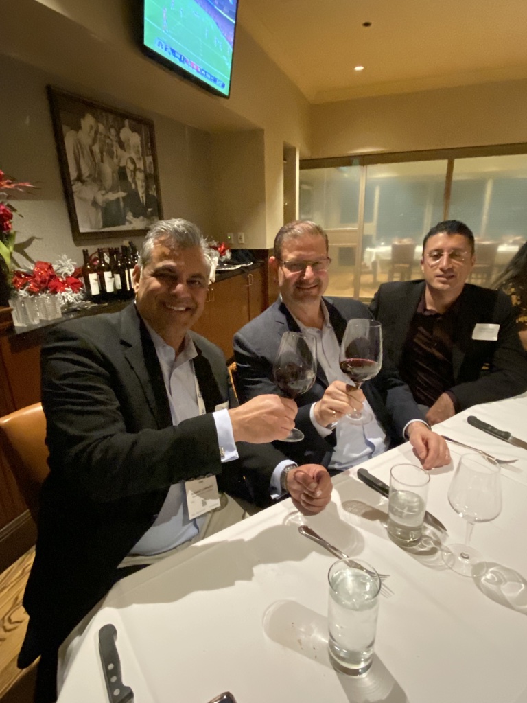 KosmontTweets's tweet photo. It was our pleasure to host a fun dinner with various Kosmont clients at the The Palm Restaurant in Las Vegas while at #ICSCHereWeGo! We greatly value our long standing relationships. Cheers to 2022! #makingdeals #kosmontretailnow https://t.co/MWQZCQbUCI