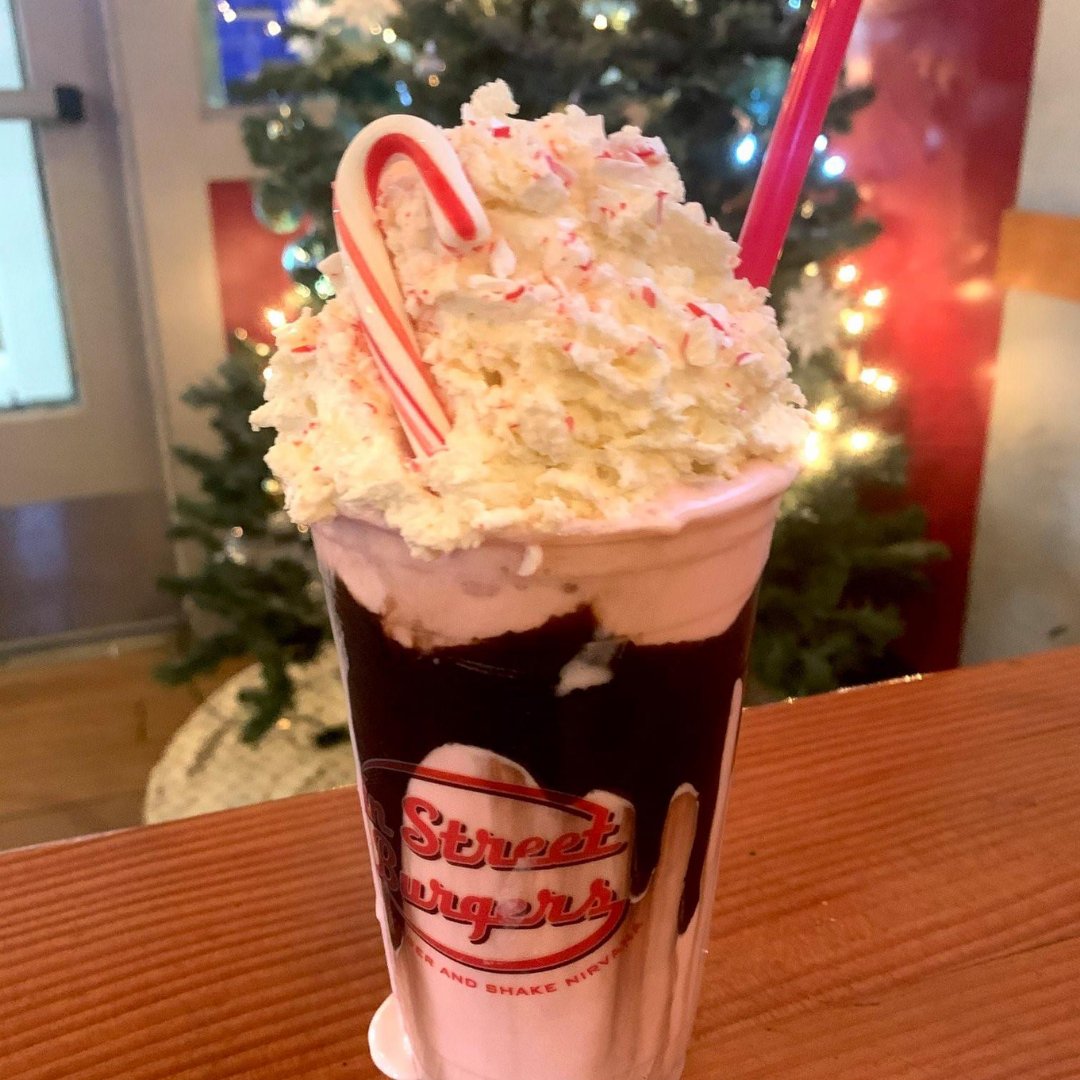 …it’s getting to look (and taste) a lot like Christmas 🎅

#mainstreetburgers #losgatos #california #burgers #foodnearme