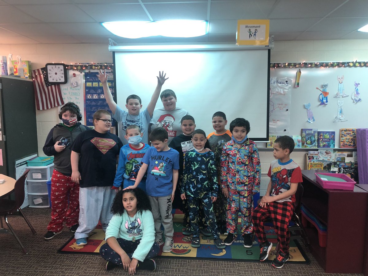 FletcherK725's tweet photo. Polar Express Day! 🚂 https://t.co/iUdFxzVaQX
