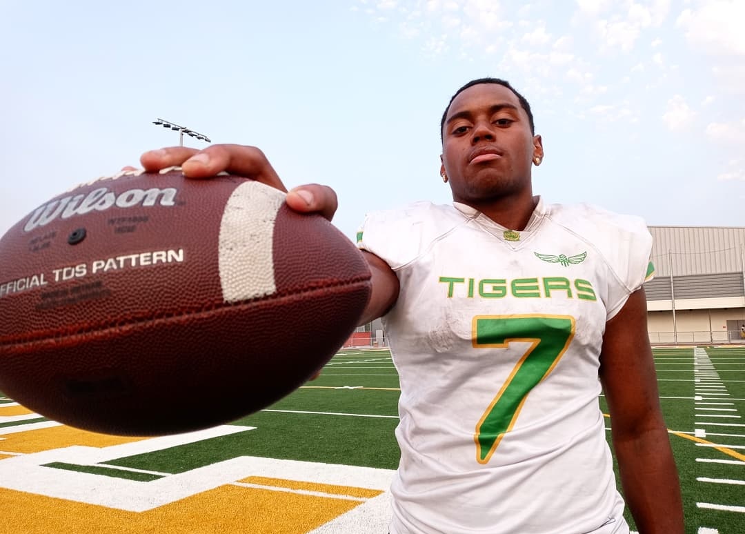 Up since 11pm working on our 2022's 3🌟ATH <a href="/ejfromthebay25/">Elijah Jackson</a> 🌟DB @Woods_Kalen 2🌟WR <a href="/0nly1rex/">Te’Ron ( T-Rex ) Nix</a> 2023's DL @molomona1 2024's 6'3 230 QB <a href="/Sefo_Akuila/">Sosefo “Money” Akuila</a> 4.0 GPA 6'3 210 LB <a href="/ATuakoi/">Atuakoi</a> even on our two 4.0 Varsity Starters 2025 DL/OL 6'5 twins @siua_v12 &amp; @KelepiV98

#NewERA
<a href="/Fremont_Tigers/">Fremont Tigers Football</a>