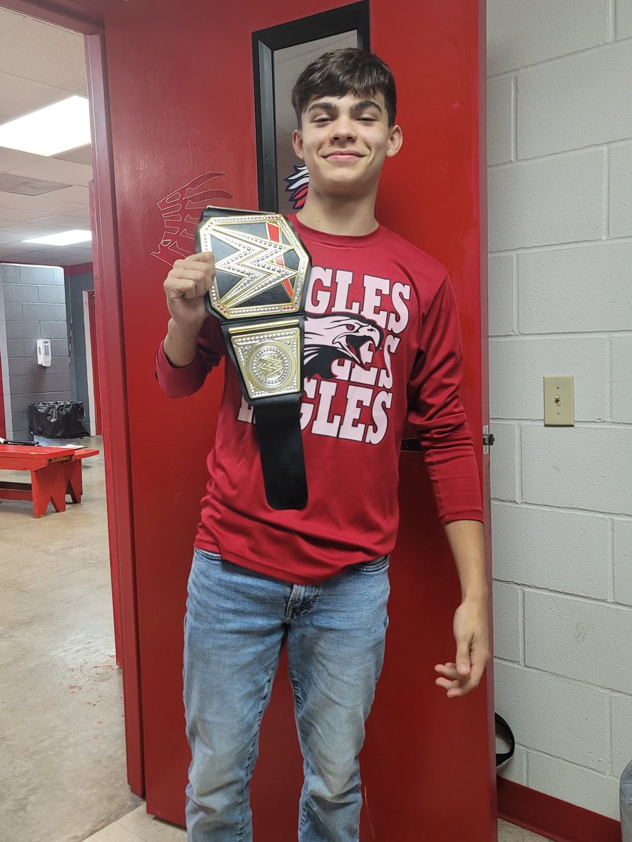 BenavidesIsd's tweet photo. Athletes of the Week: Matthew Cadena and Allison Guerra. 
Teacher of The Month: Mr. Sepulveda https://t.co/ycvYode0zz