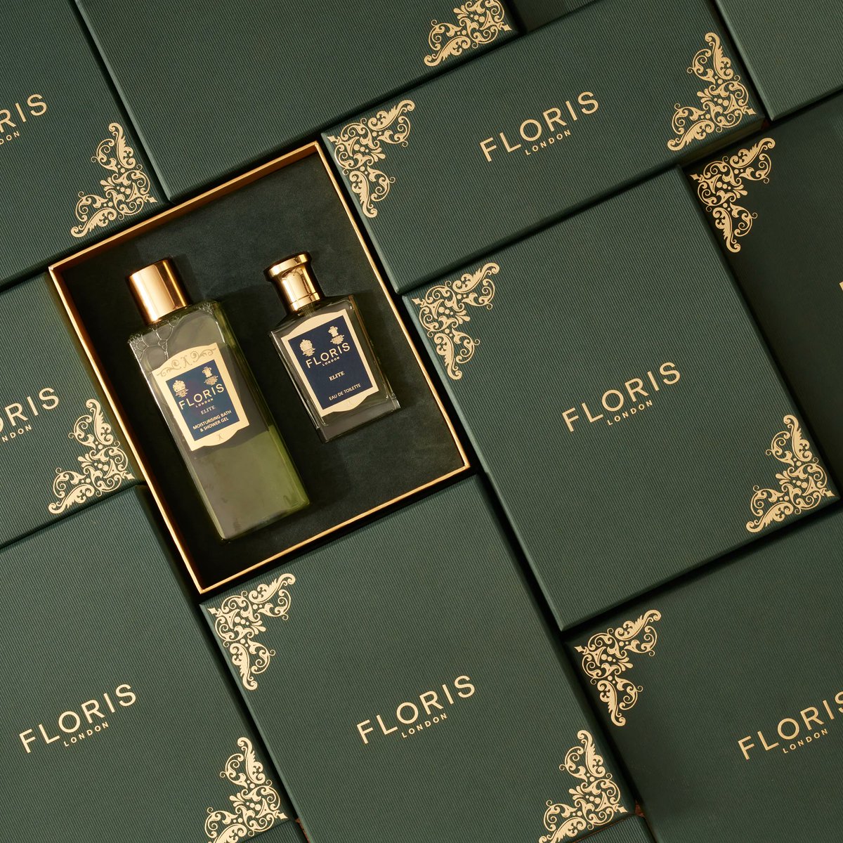 FlorisLondon's tweet photo. Enjoy one of the most popular fragrances within the Floris collection, with our Elite Shower Duo
#FlorisLondon #Fragrance #Gift #BritishPerfumers #British #LuxuryFragrance #Royalwarrant #LuxuryChristmasGifting #LuxuryChristmasGifts #Christmas2021 #FlorisChristmasCollection https://t.co/TSrXwh3gry