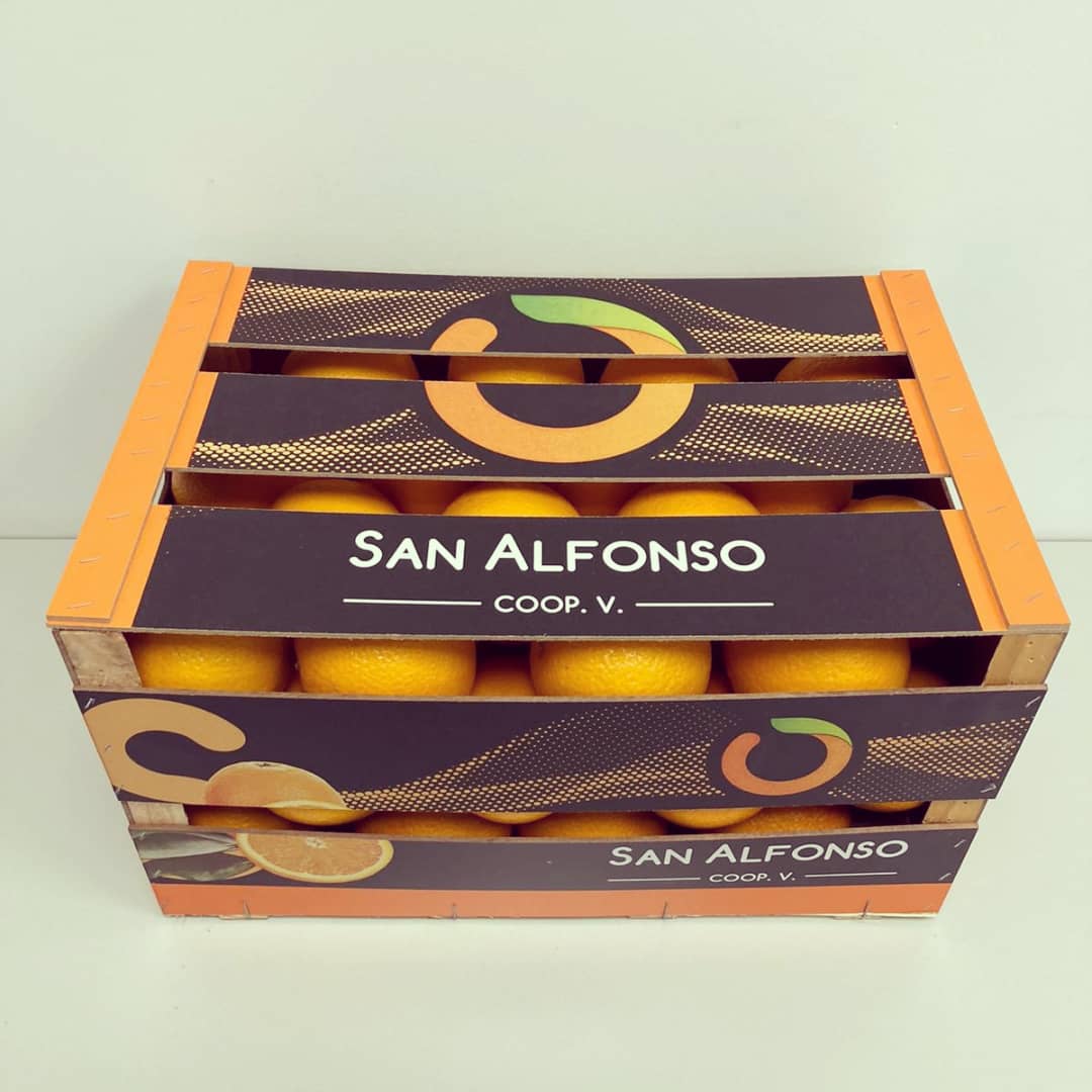 AAgroal's tweet photo. Estas Navidades regala Naranjas y Clementinas, apuesta por el producto de la terreta y sorprende a tus amig@s y familiares. Y ademas ahora lo podemos mandar a toda la peninsula, haznos tu pedido y nosotros lo enviamos en 24-48 horas. https://t.co/rLq7Uuy0a0
