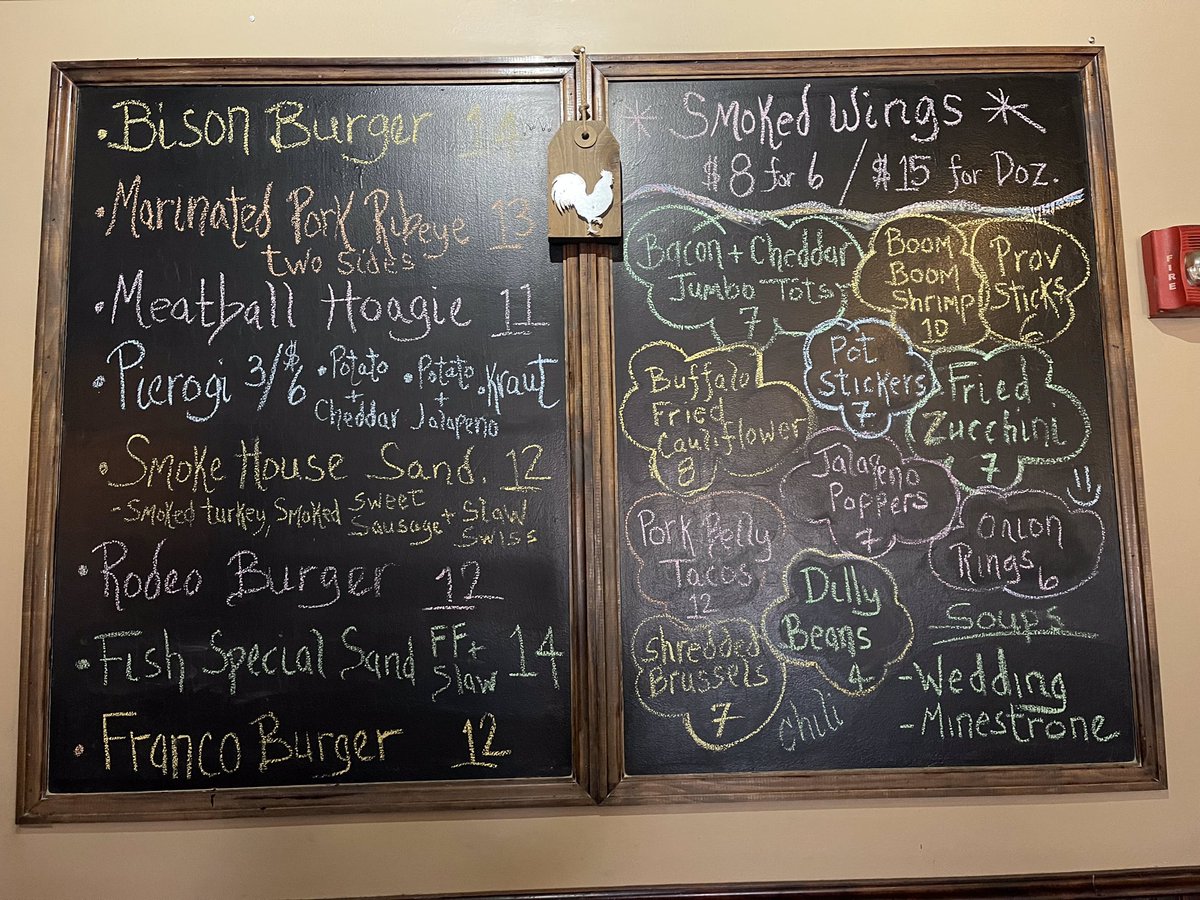 Bobby_DsPage's tweet photo. Lots of YUM at Bobby D’s on this fine Friday! Come grab a bite and some drinks to get ready for the weekend with us! 🍻🍔🍟 https://t.co/2ssoKEFPbJ