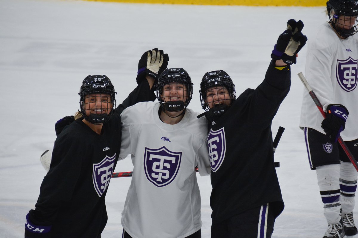 TommieWHockey's tweet photo. All smiles at pre-game skate 😁😁😁 https://t.co/OpoS5DyKGC