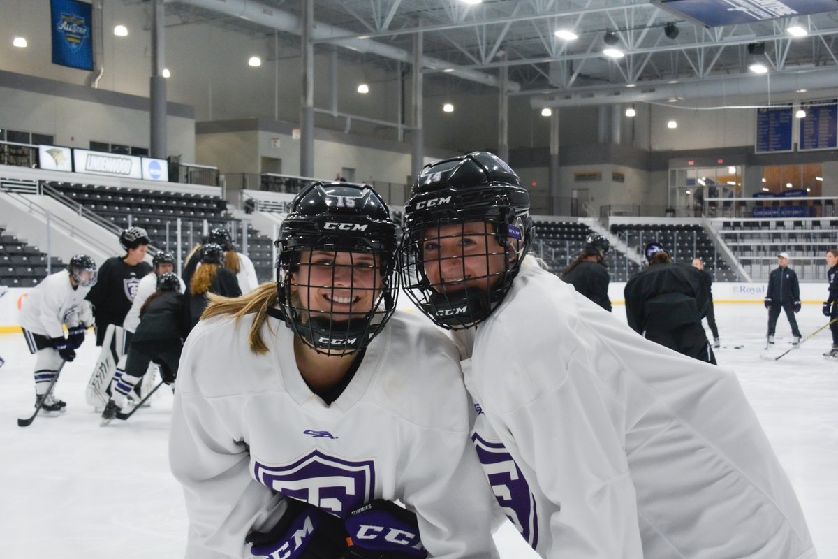 TommieWHockey's tweet photo. All smiles at pre-game skate 😁😁😁 https://t.co/OpoS5DyKGC