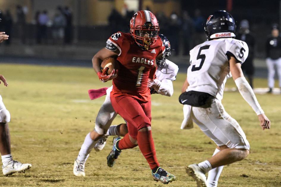 Congratulations to <a href="/EastNash_FB/">East Nashville HS FB</a> senior <a href="/AmarionFord1/">Toon🏧</a> for winning the 2021 William E. Hume Award. Impressive young man on and off the field. Full story to come.