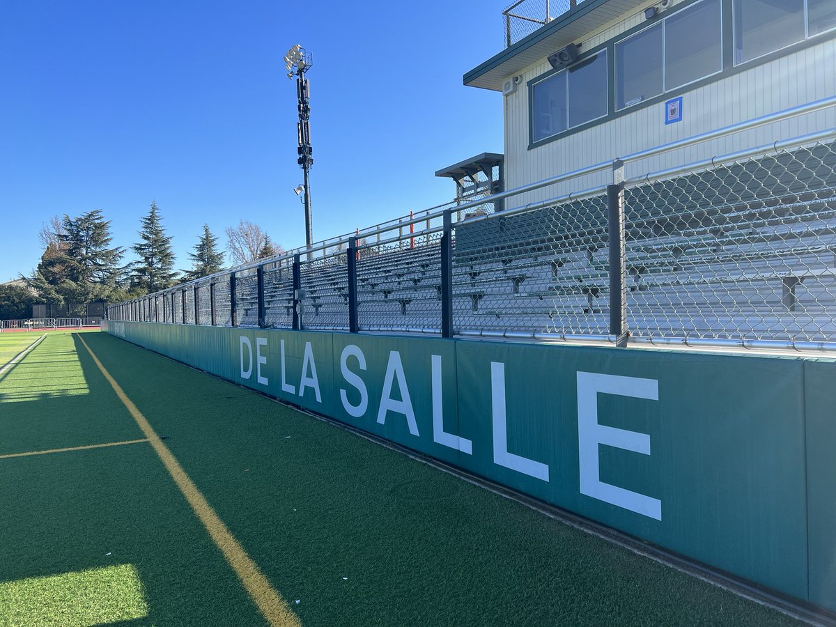 Aquinas_Falcons's tweet photo. Thank you for allowing us to use the field for walkthrough! We appreciate the hospitality @dlsfootball17 #Brotherhood #FAST #CatholicFootball https://t.co/mUB4NKxNQT