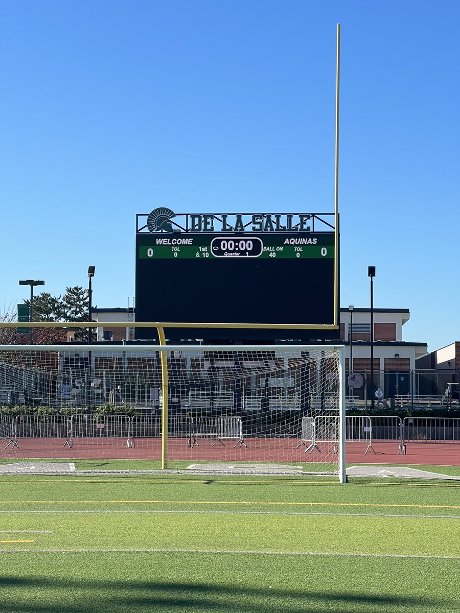 Aquinas_Falcons's tweet photo. Thank you for allowing us to use the field for walkthrough! We appreciate the hospitality @dlsfootball17 #Brotherhood #FAST #CatholicFootball https://t.co/mUB4NKxNQT