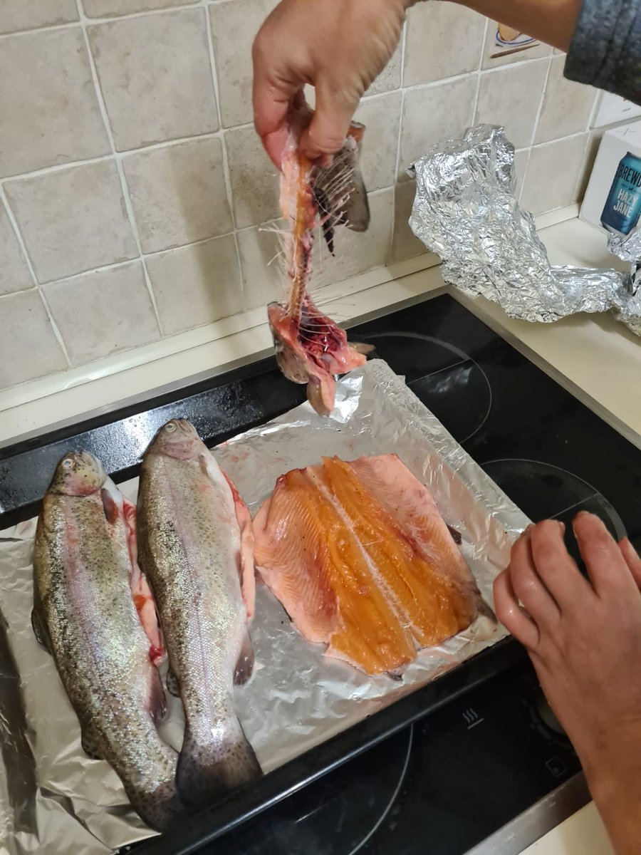 MillieStapley's tweet photo. Yesterday was #epic! My first time assisting an adult #bushcraft experience corporate day. This is definitely my future career path!
I didn't get a chance in the day, so I practised gutting and preparing a fresh rainbow trout to go on a #Canadian #fishflag later. https://t.co/2yJy2x9ms2